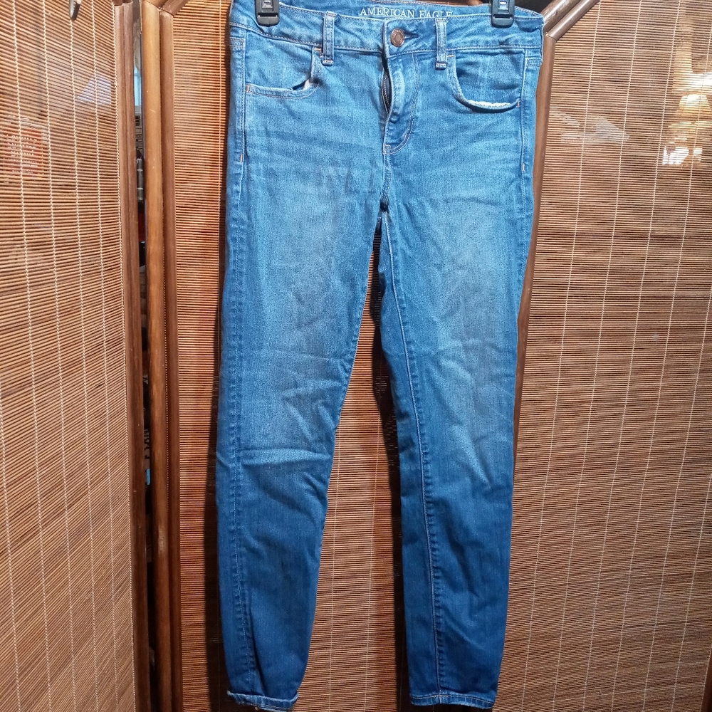 American Eagle med. wash jegging!